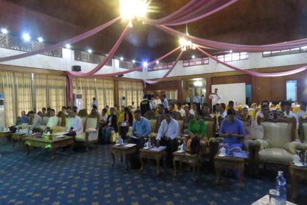 ေဆြးေႏြးပြဲတက္ေရာက္ၾကသူမ်ား